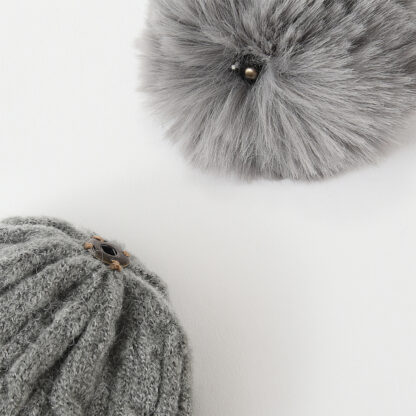 FREEBIRD99 pom pom beanie hat detail image 03